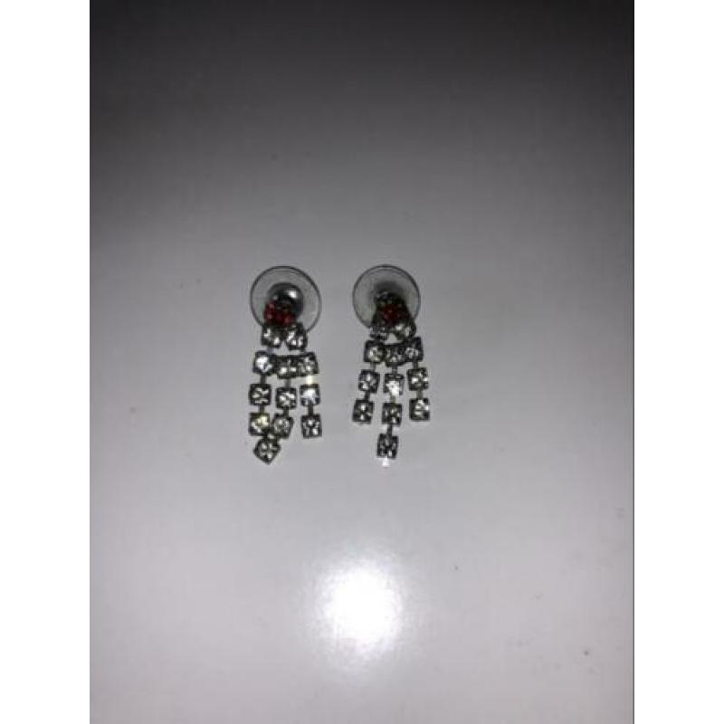 Oorbellen met diamantjes