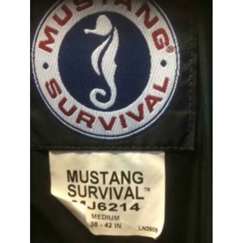 Survival Jacks met ingebouwd reddingsvest