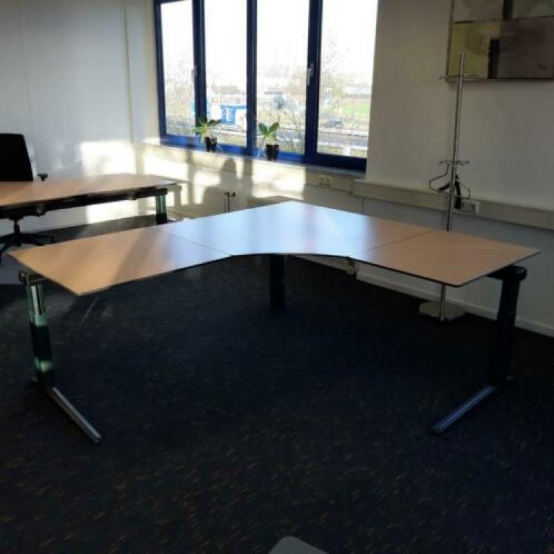 Ahrend hoekbureau rechts 200x180 cm trespa, KSB Breda BU571
