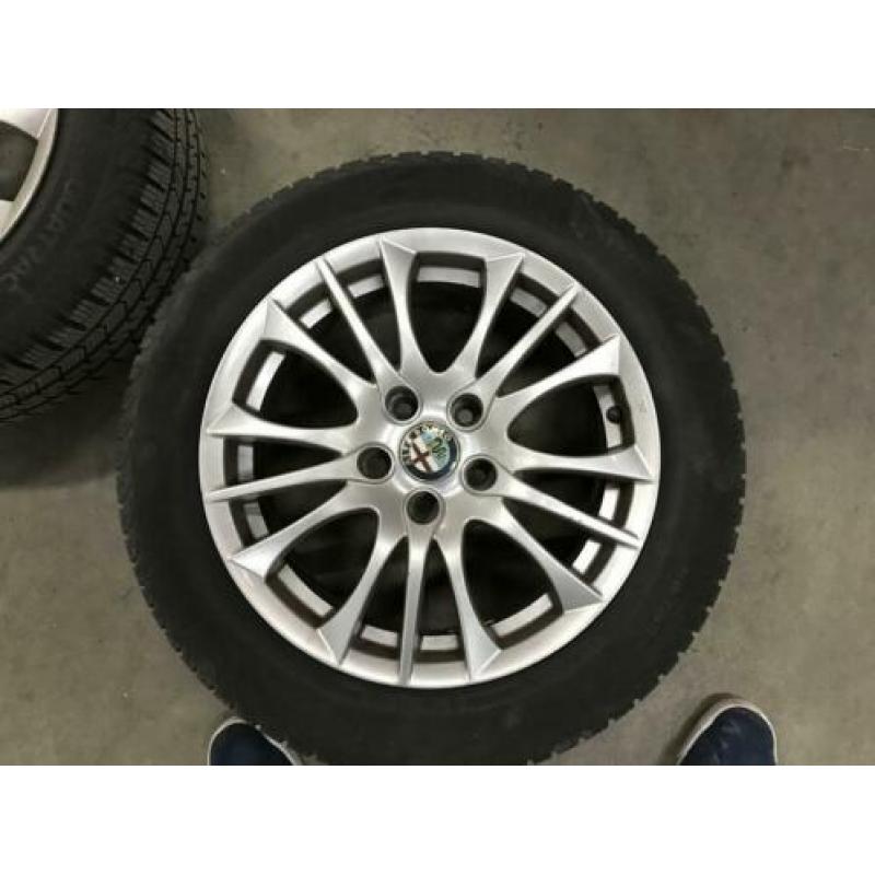 Alfa Romeo 159 Velgen 16 inch 4 seizoenen banden