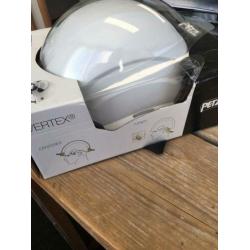 2 nieuwe Petzl bouwhelmen
