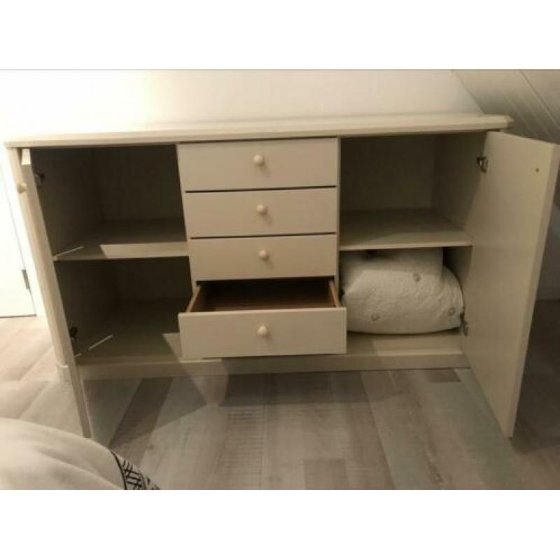 Commode en 2 nachttafeltjes