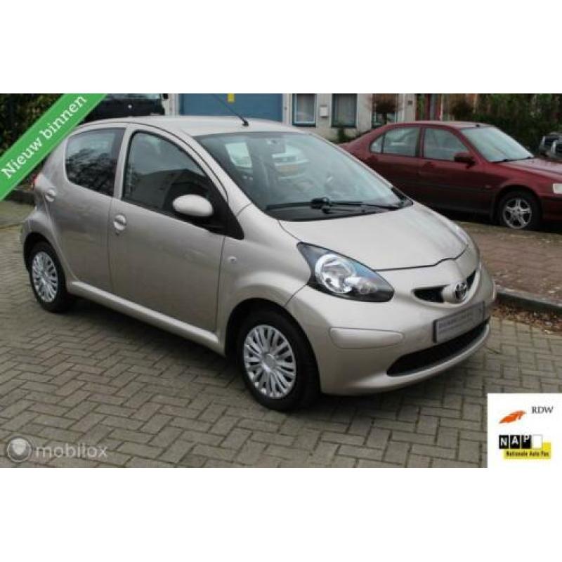 Toyota Aygo 1.0-12V +