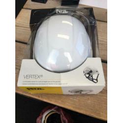 2 nieuwe Petzl bouwhelmen