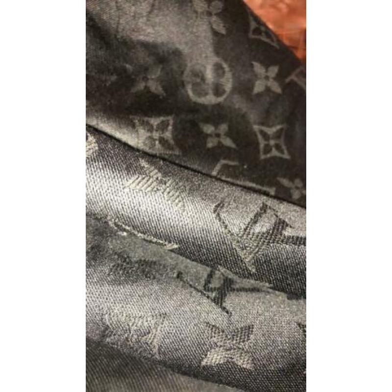 Louis Vuitton sjaal scarf shawl zwart black lv monogram