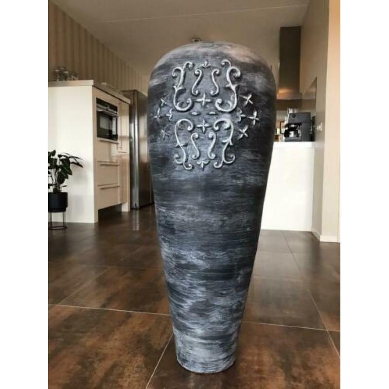Grijze keramische vaas 100 cm