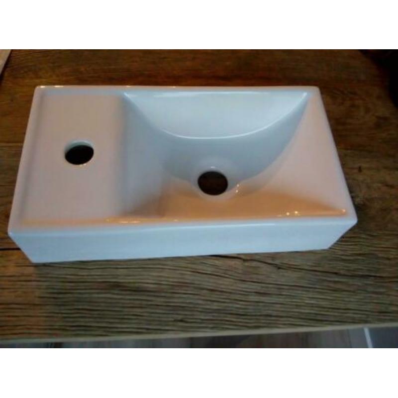 Wc fonteintje nog nieuw in doos
