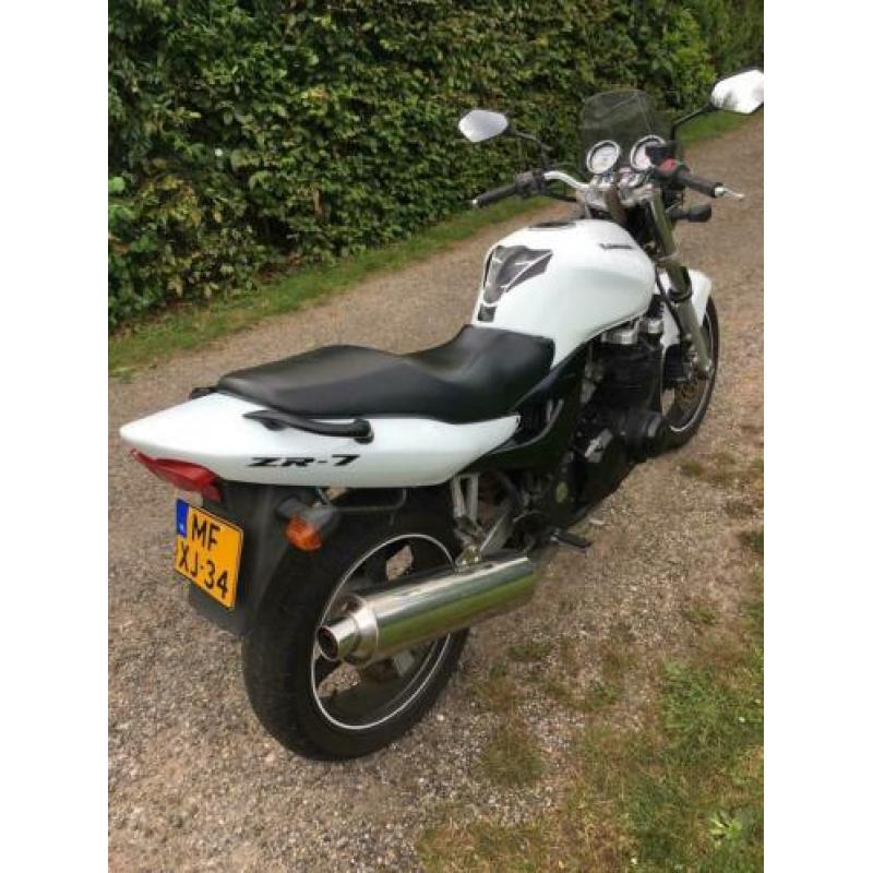 Kawasaki zr7 2001