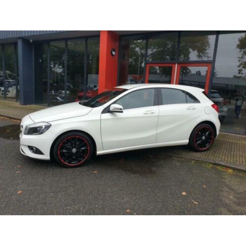Mercedes-Benz A-klasse 180 XENON LED 18INCH PDC
