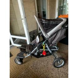 Duokinderwagen, een babynestje en zitje