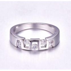 Dames 925 zilveren ring met 5 witte zirkonen