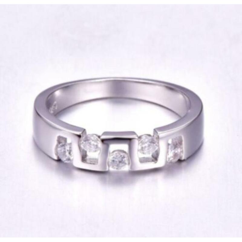 Dames 925 zilveren ring met 5 witte zirkonen