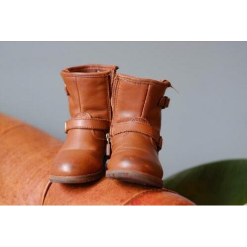 Uggs kinderlaarsjes maat 23,5