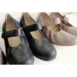 Durea schoenen, 2 paar maat 5 en 6 breedtemaat H