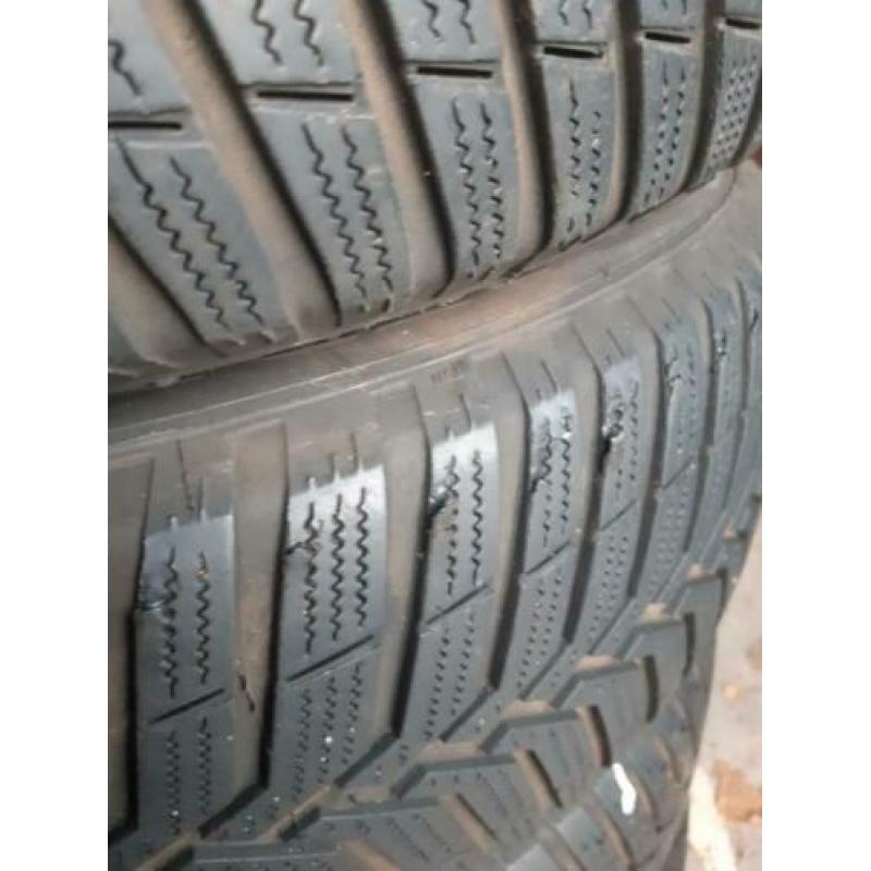 Winterbanden 185/60 R15 88T profiel +/- 6,5 mm