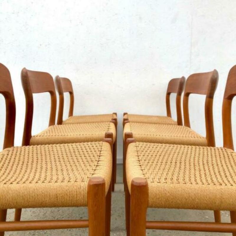 6 Møller 75 stoelen, teak papercord Deens design jaren 60