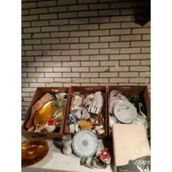 Partij van 15 dozen rommelmarktspullen