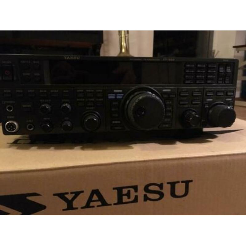 Yaesu FT-950 HF/50 MHz Transceiver