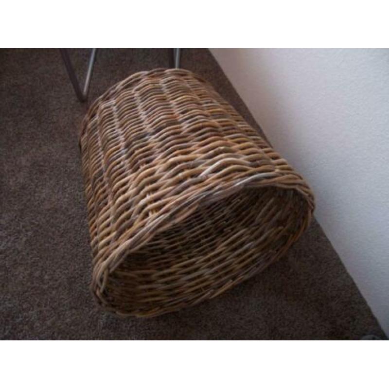 rieten mand, rieten manden, binnenpot, kunststof, bloempot