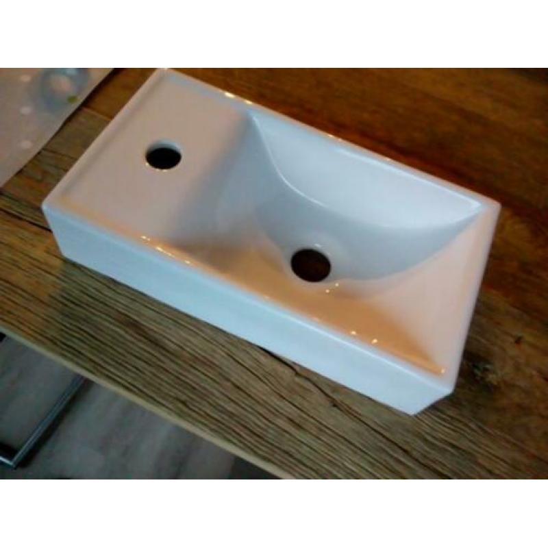 Wc fonteintje nog nieuw in doos