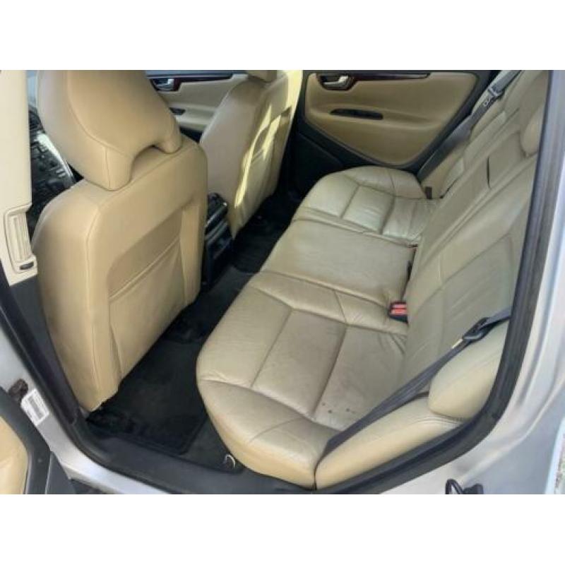 Volvo V70 2.5 T AWD LPG-G3 (bj 2003, automaat)
