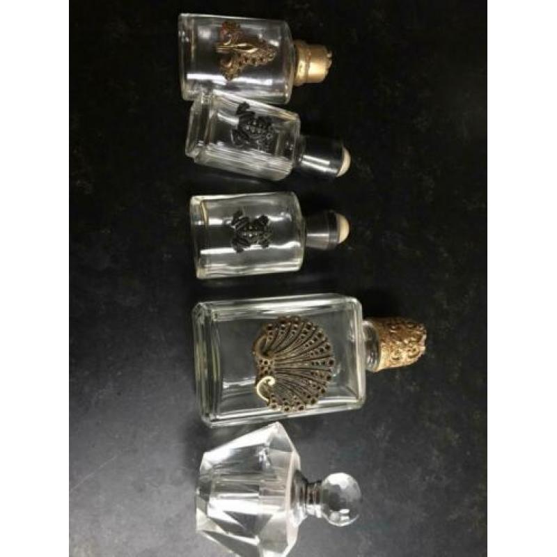 Parfumflesjes, pillendoosje etc..