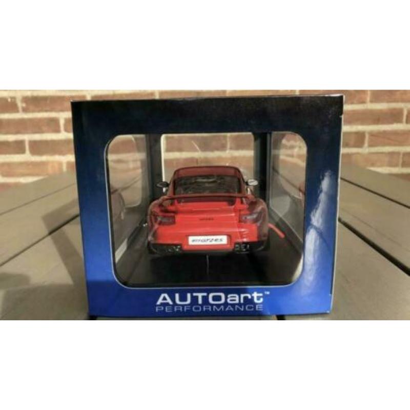 Porsche 911 (997) GT2 RS 1:18 NEW IN BOX