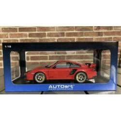 Porsche 911 (997) GT2 RS 1:18 NEW IN BOX