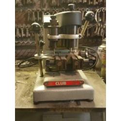 3 machines voor het maken van sleutels