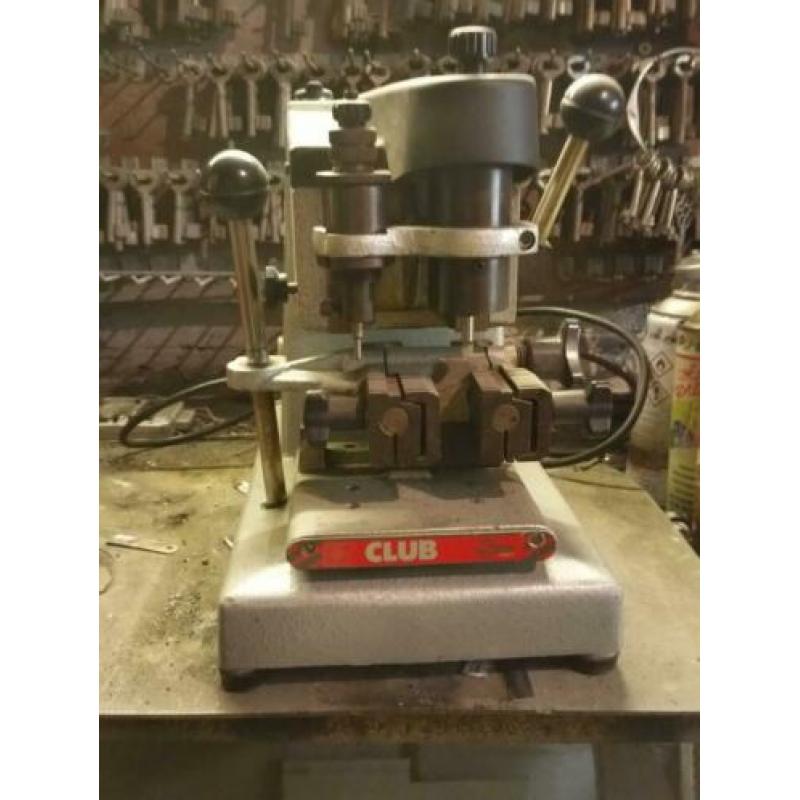 3 machines voor het maken van sleutels