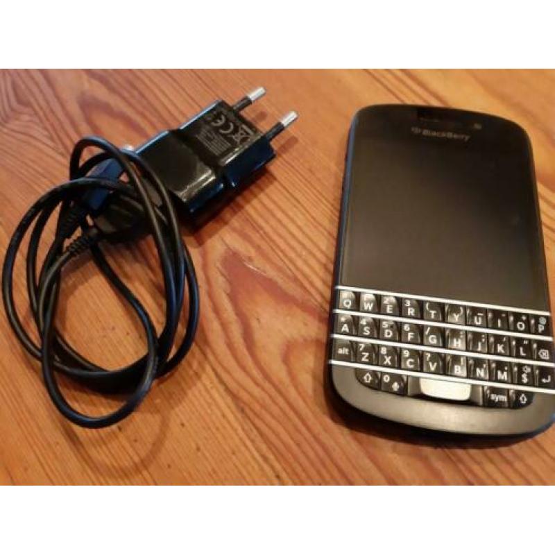 Een mooie, gebruikte BlackBerry Q10. Batterij is nog top.