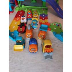 Toet toet auto garage + 10 losse toet toet auto's