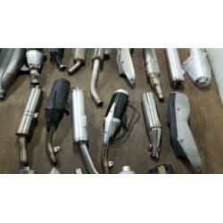 Diverse motorfiets uitlaatdempers
