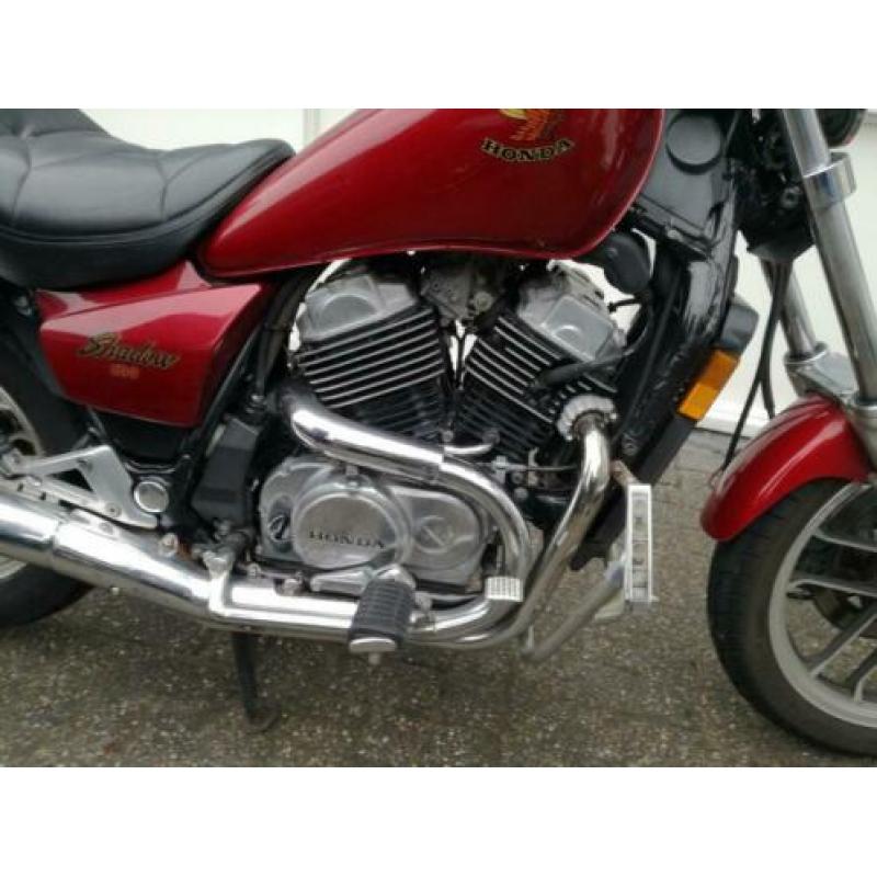 Honda shadow vt 500c, kleur rood, bj 1986,