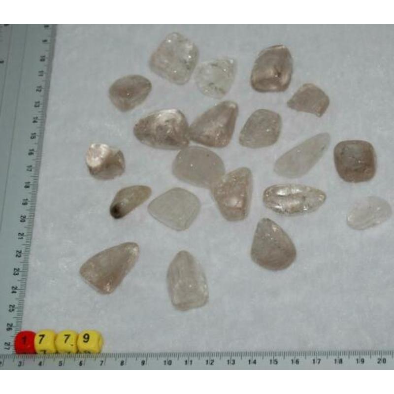 1779. Rookkwarts trommelsteen, knuffelsteen edelsteen