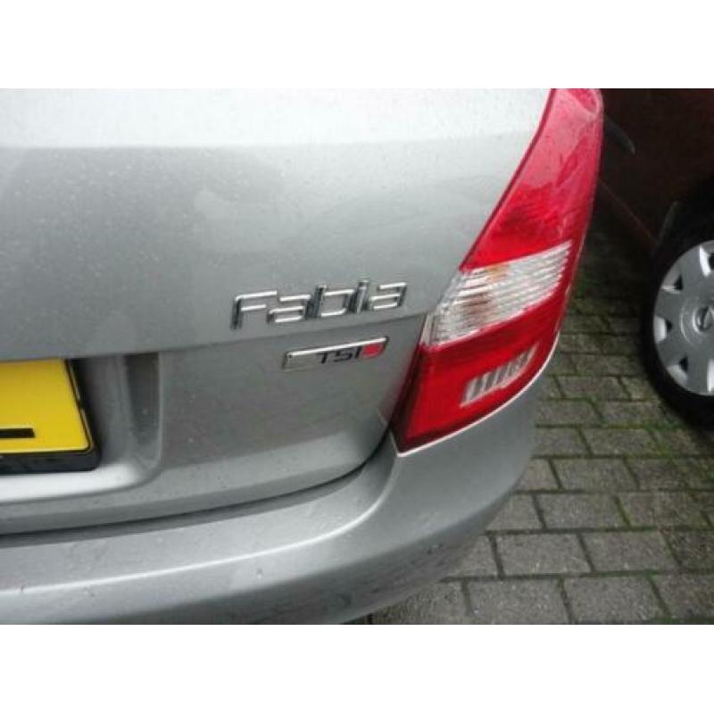 Skoda Fabia Combi 1.2 TSI Elegance/AUTOMAAT NAVIGATIE/CLIMA/
