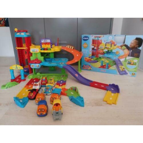 Toet toet auto garage + 10 losse toet toet auto's