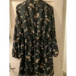 Groene jurk | Sisters point | zo goed als nieuw | maat XL?