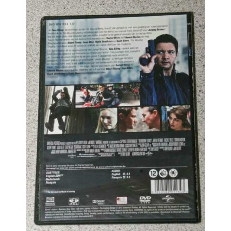 The Bourne Legacy. Jeremy Renner + Rachel Weisz