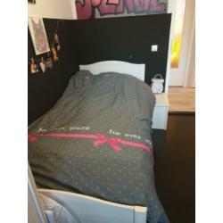 Hele mooie tienerkamer te koop