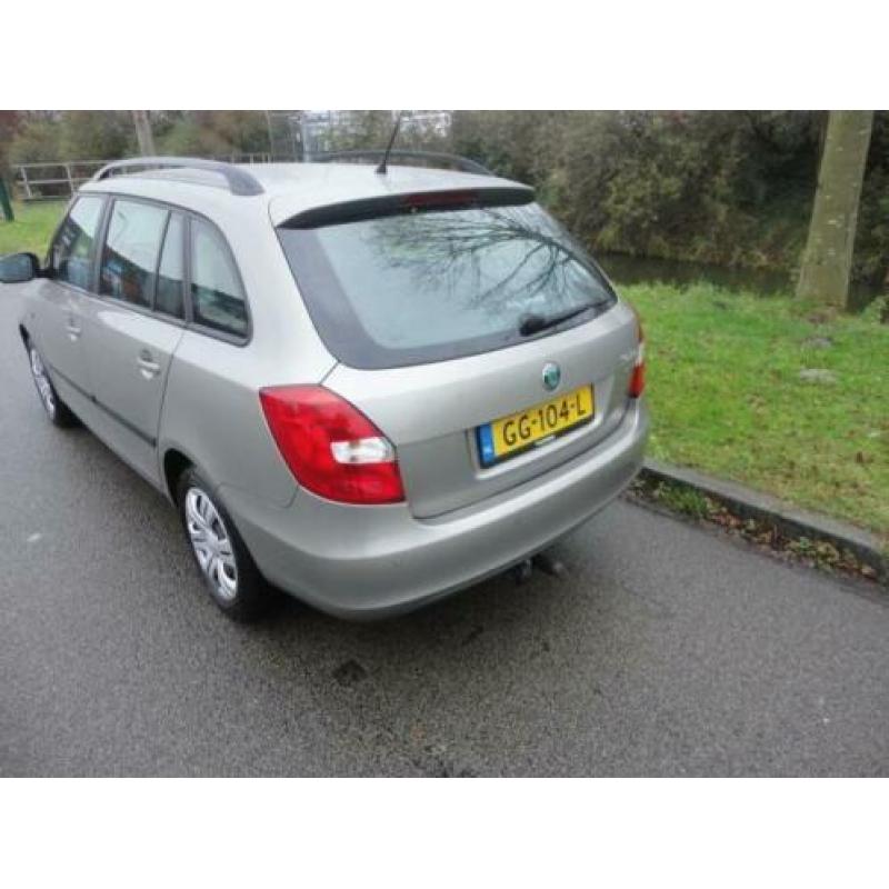 Skoda Fabia Combi 1.2 TSI Elegance/AUTOMAAT NAVIGATIE/CLIMA/