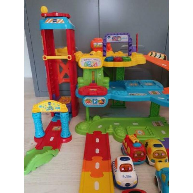 Toet toet auto garage + 10 losse toet toet auto's