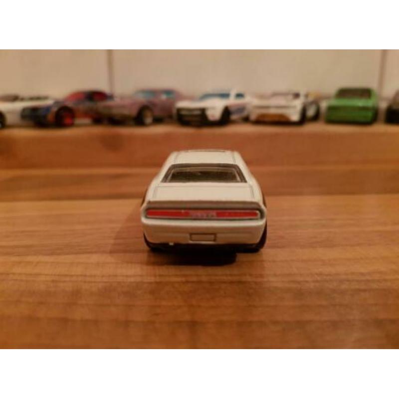 Hotwheels '08 Dodge Challenger SRT8 Wit