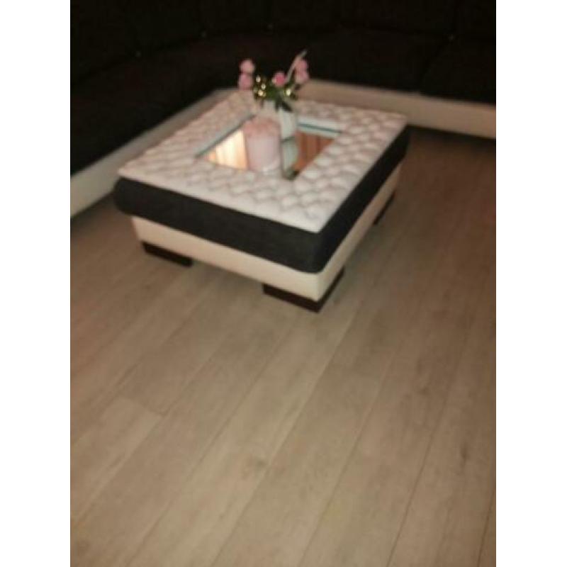 Hoekbank met hocker