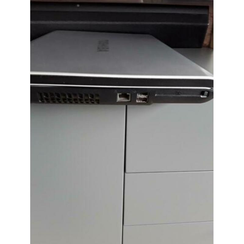 TOSHIBA SATELLITE met oplader