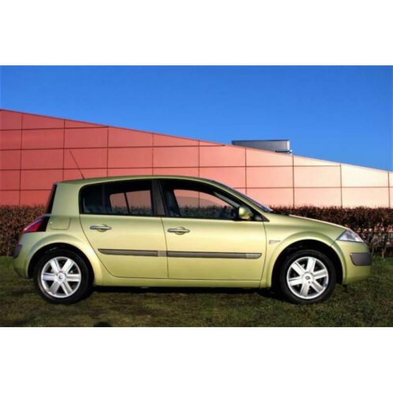 Renault Megane 2.0 16V Privilege Luxe, Lederen interieur.