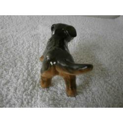 Te koop: Hummel Goebel honden beeldje van een Puppy.