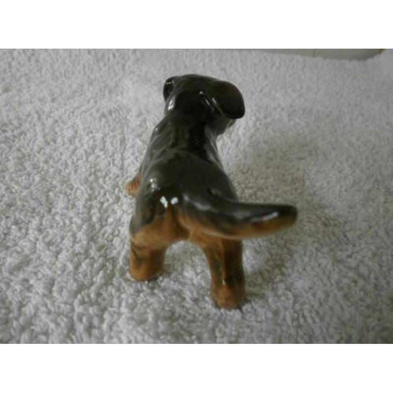 Te koop: Hummel Goebel honden beeldje van een Puppy.