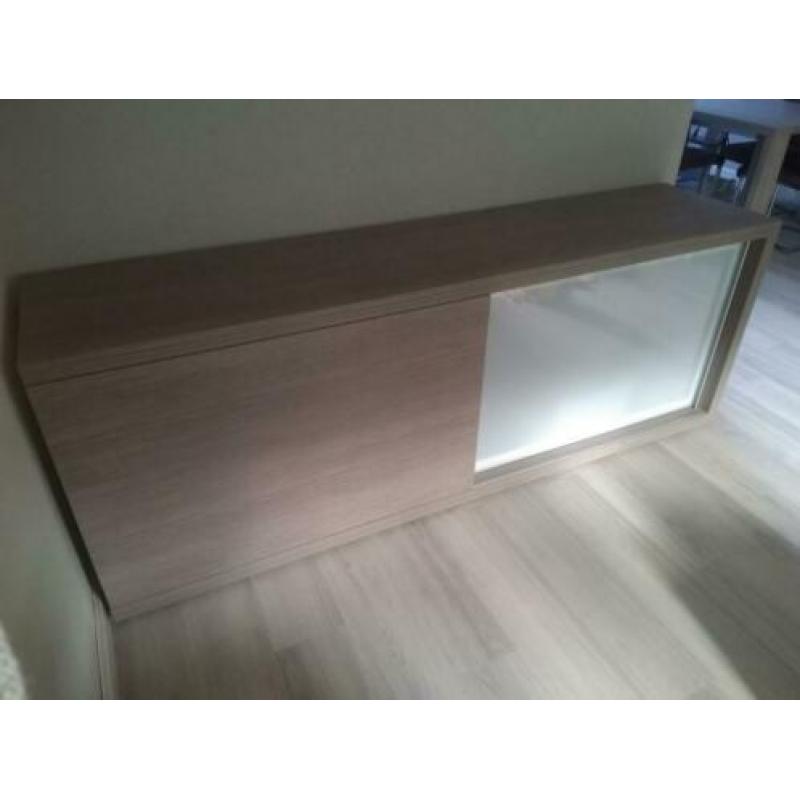 Set meubels dressoirs en tafel van Sanders