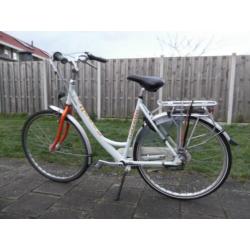 Z.G.O.H.Dames Fiets Gazelle 3 vers +trommelrem 28 inch fh 56